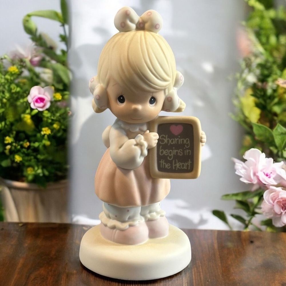 Vintage Precious Moments 1988 "Sharing Begins‎ in the Heart" Ceramic Figurine